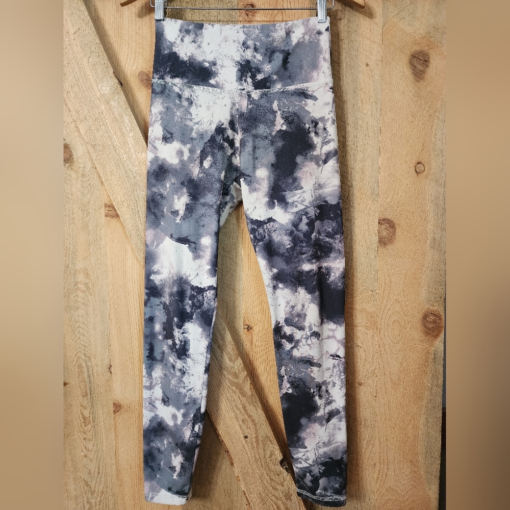 Women's size Small high waisted leggings. Brand unknown.
